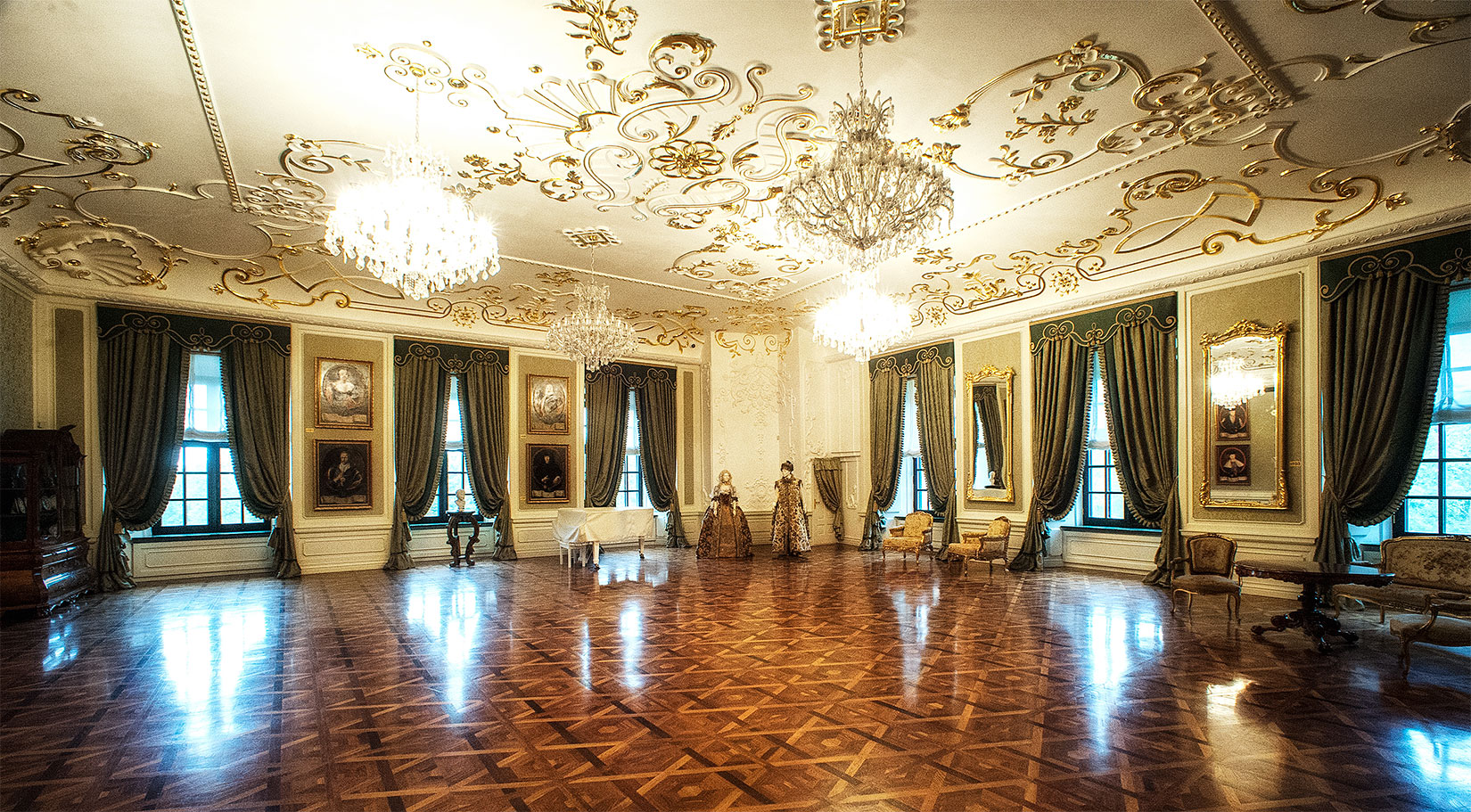 Nesvizh Castle Ballroom, King Radziwiłł's residence.