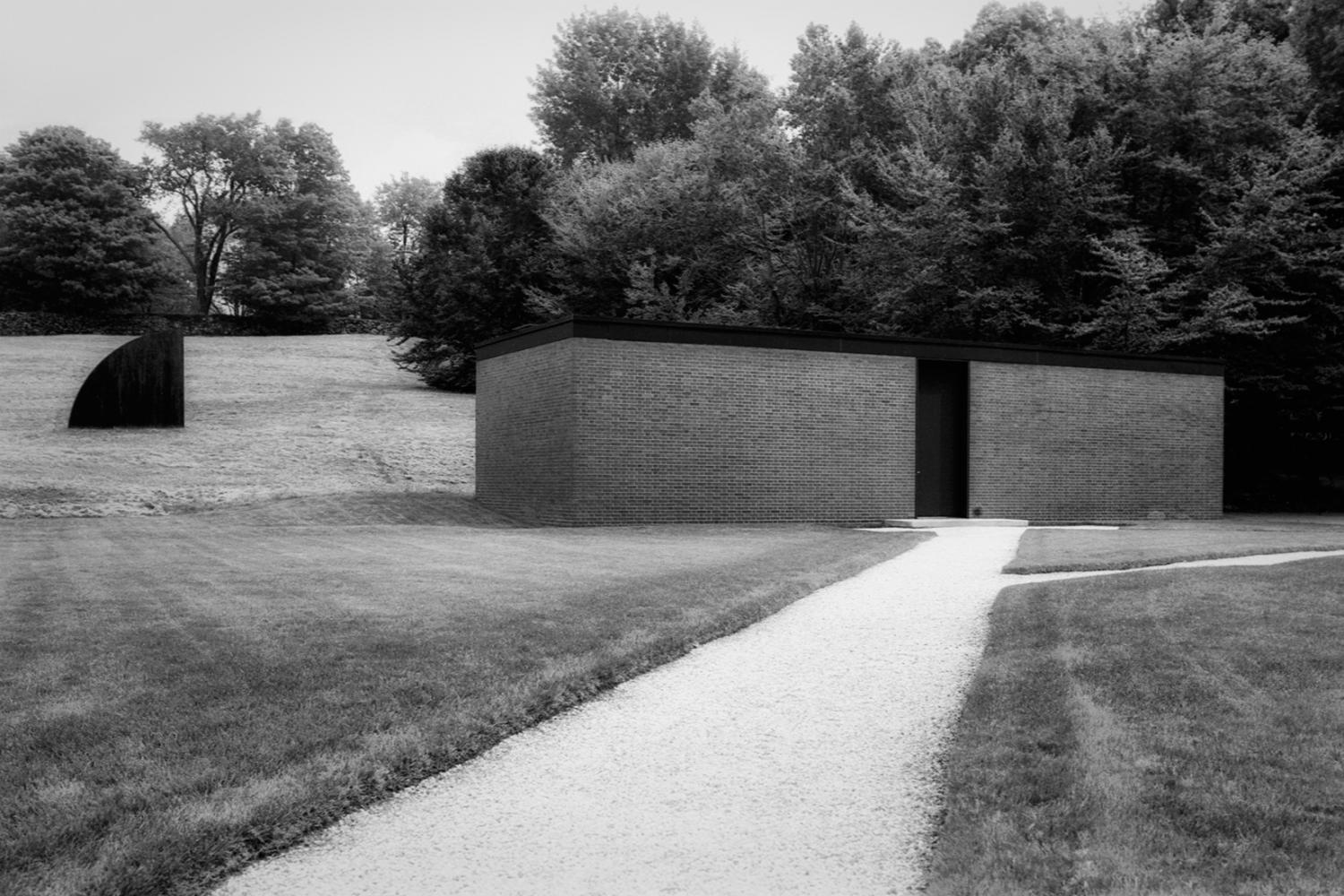 Path from Glass House to Guest House